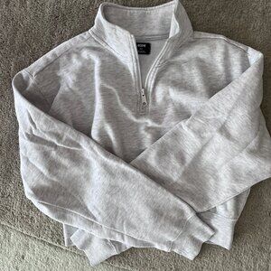 ARDENE GREY SWEATSHIRT